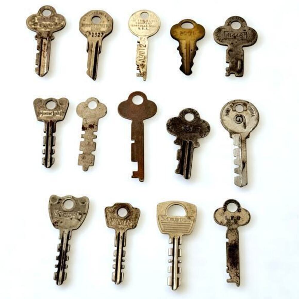 14 Vintage Keys Yale, Eagle, Master, Milwaukee – Brass & Steel Mixed Steampunk